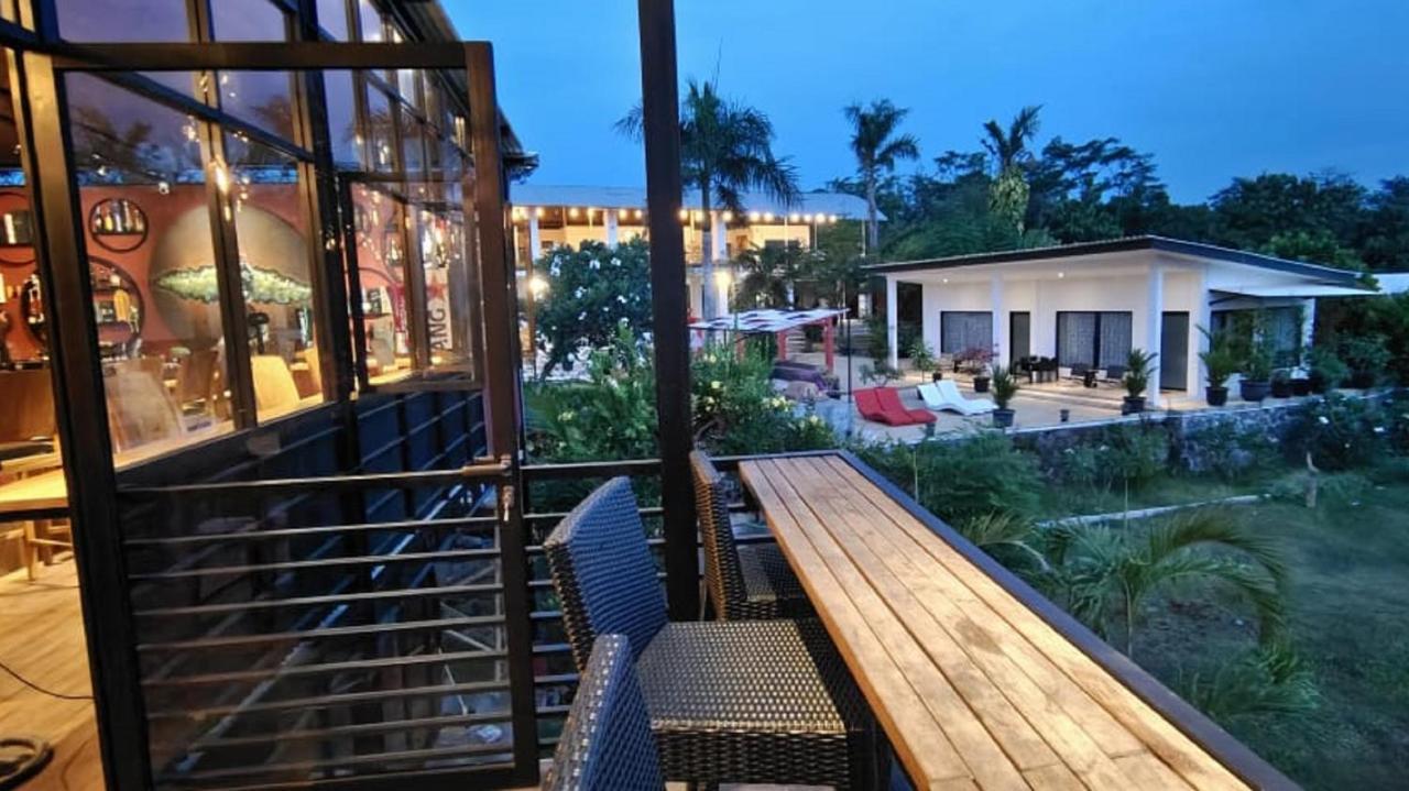 Lucca Resort & Residence Jepara Exterior foto