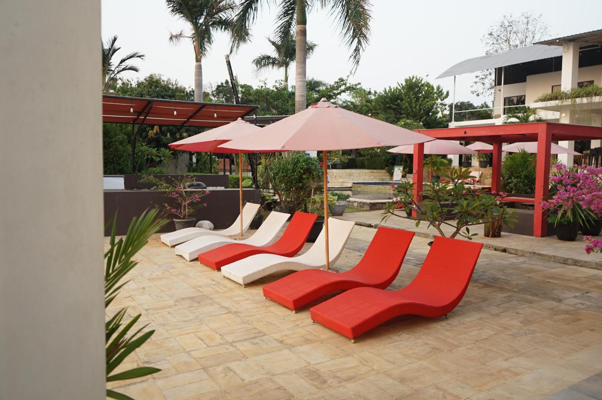 Lucca Resort & Residence Jepara Exterior foto